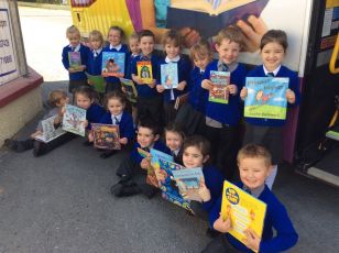 Primary 1's first trip to the library van! 