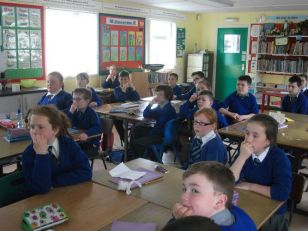 Pupils using Information Technology in School